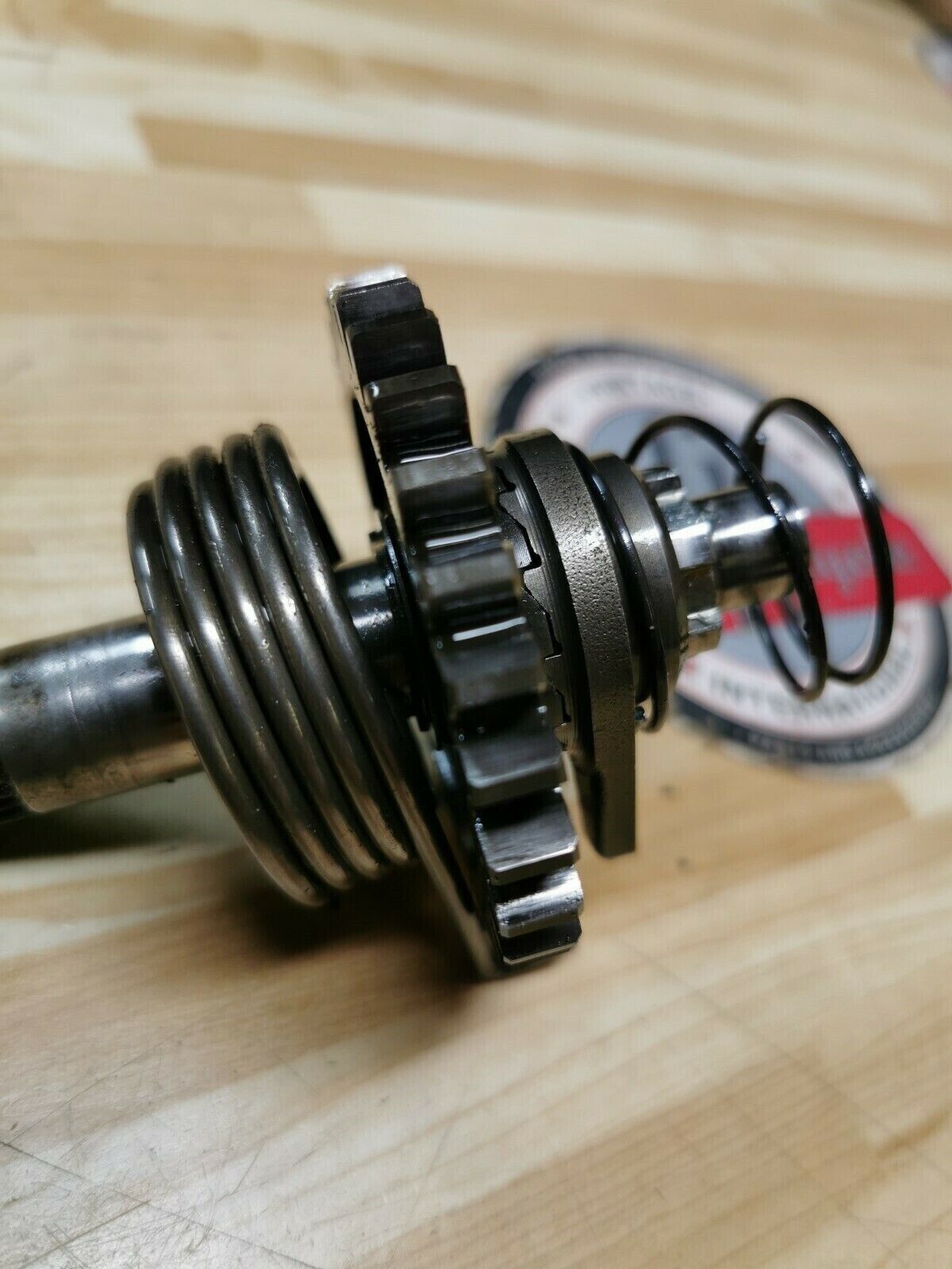 Suzuki RM125 1997 kickstarter kick starter shaft spindle gear 1996 26211-27C02