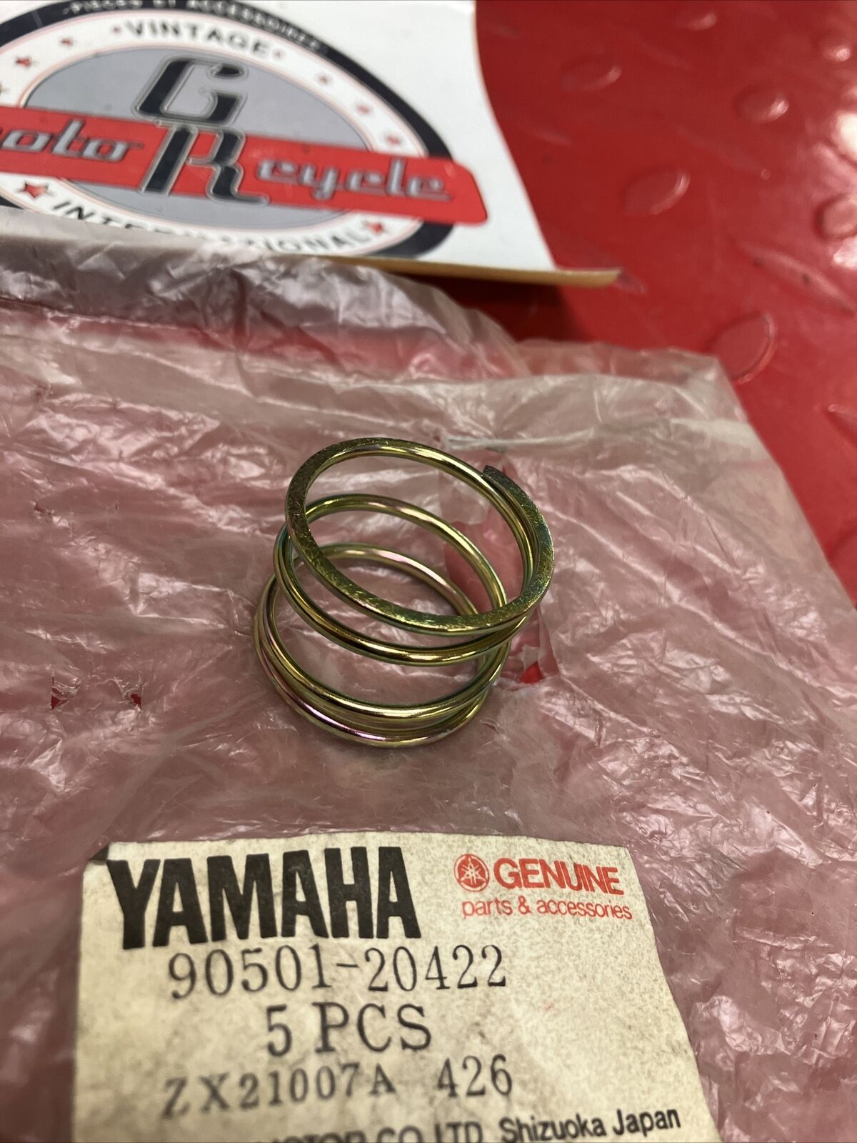 NEW NOS YAMAHA SPRING COMPRESSION 90501-20422-00 Y63