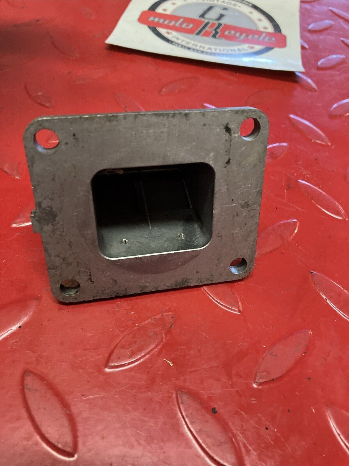 Yamaha DT125 1978 reed valve block cage petal 2