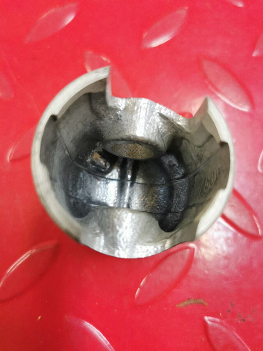 NOS YAMAHA U5 1966 1967 PISTON 1 O/S 0.25 3E1-11635-00-00 Y34