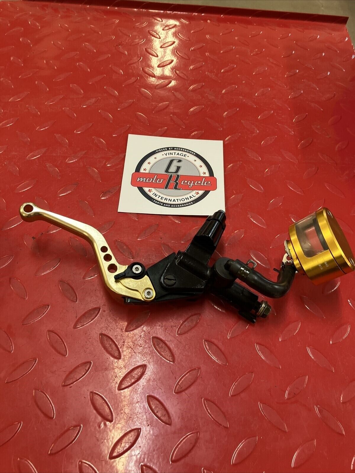 Suzuki GSXR1000 2003 right handle front brake master cylinder 2004 sv650