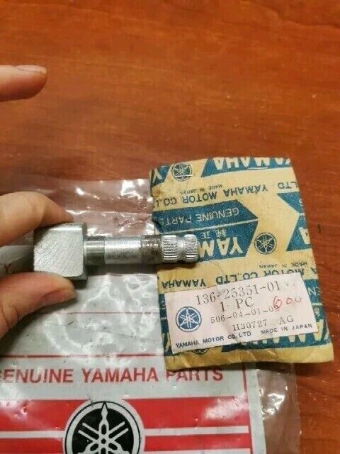 NOS Yamaha CS3 RD200 YA6 YCS1 CAMSHAFT 136-25351-01-00 SUB 214-25151-00-00 Y167