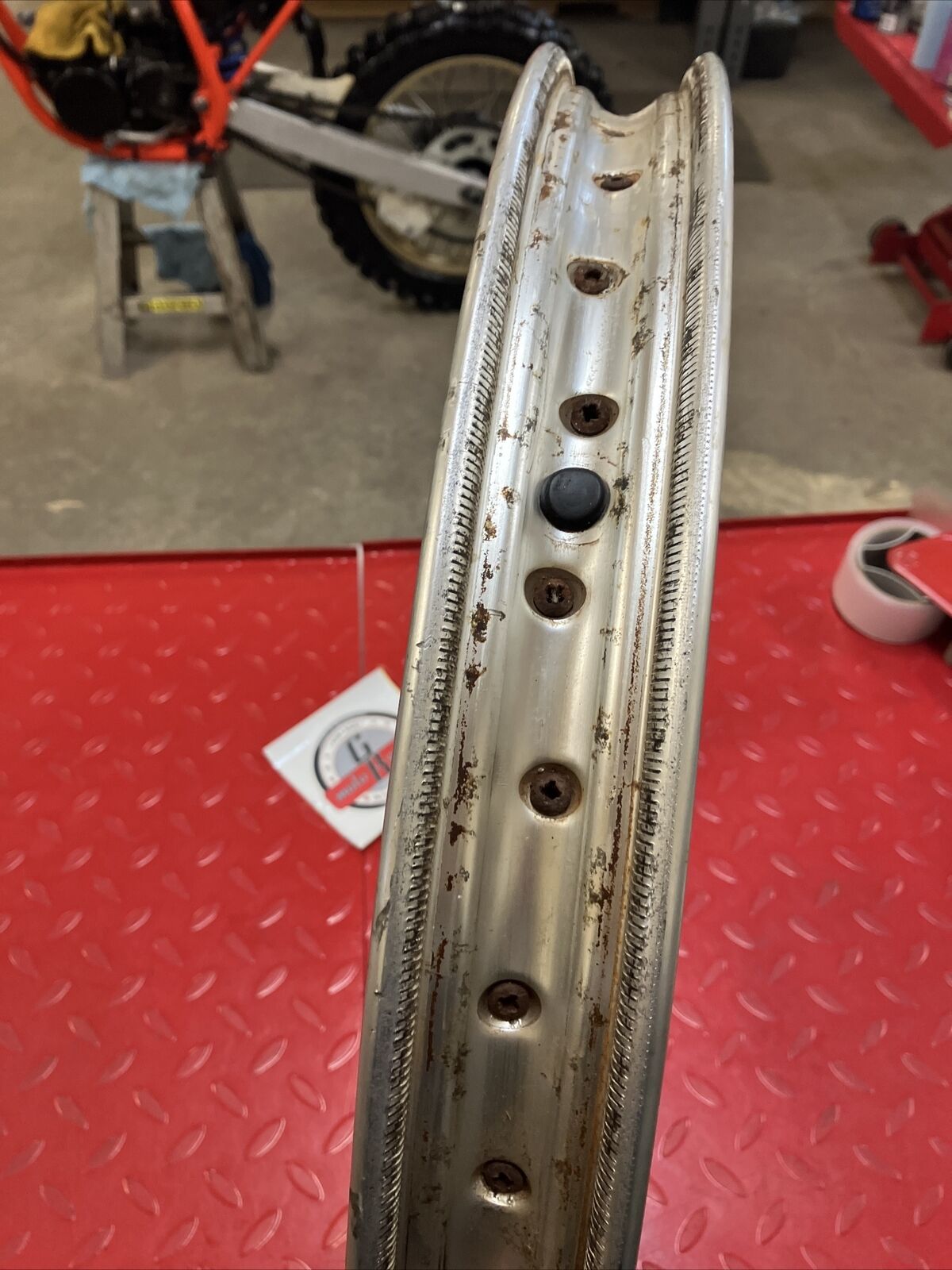 Yamaha DT200 1984 front wheel hub spoke rim disk