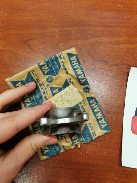 NOS Yamaha CS3 CS5 RD200 YCS1 SHIFT FORK 174-18512-00-00 SUB 174-18512-01-0 Y116