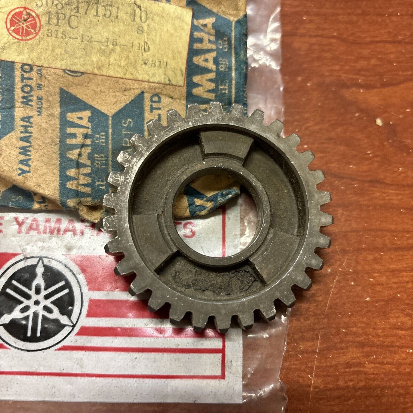 NOS Yamaha DT2 DT3 RT1M RT2 RT3 5TH PINION GEAR 308-17151-10-00 Y172