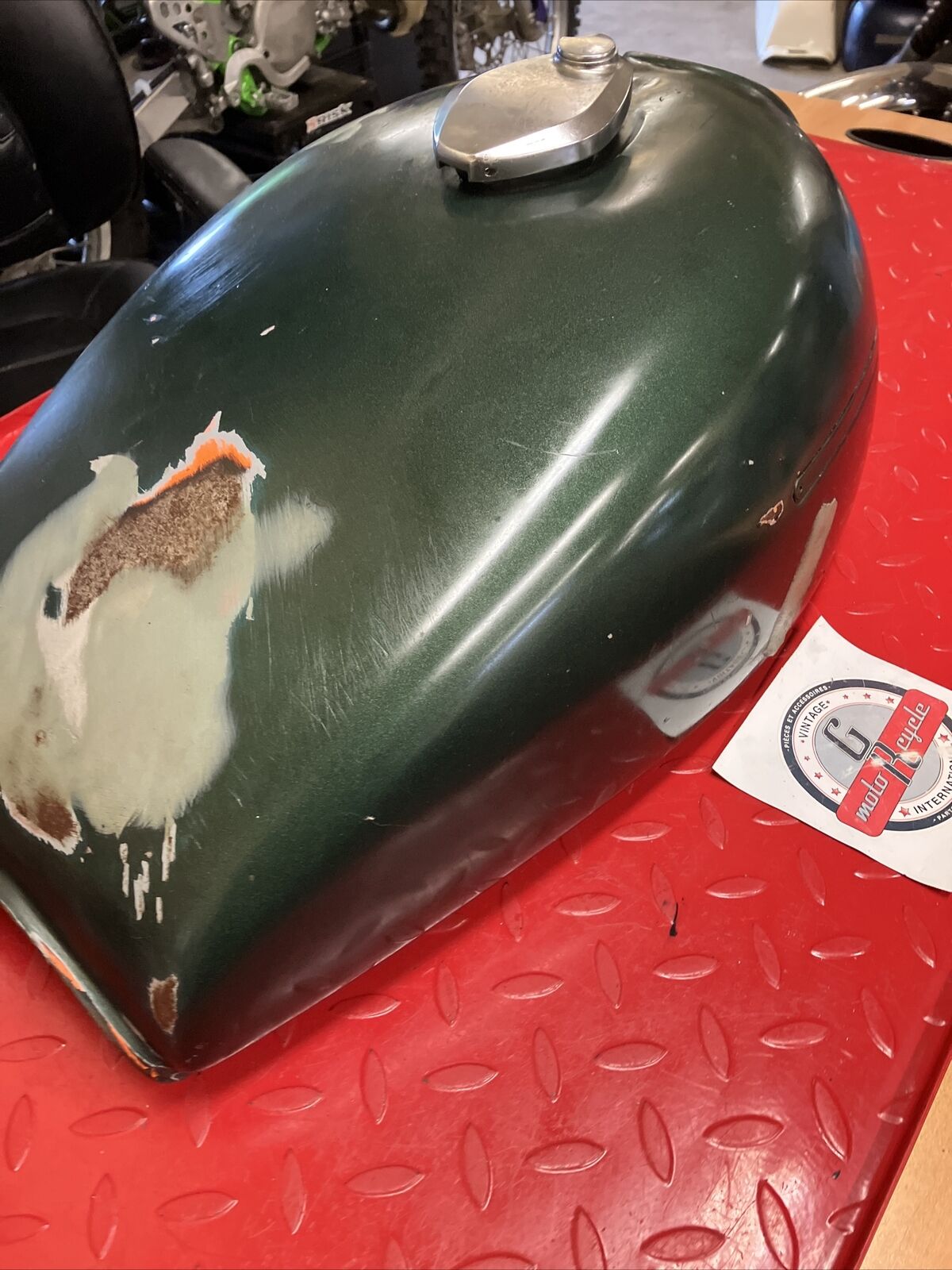 Kawasaki KZ1000 1977 1978 Fuel tank gas petrol reservoir