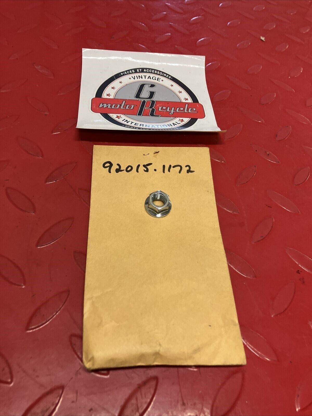 NOS KAWASAKI NUT FLANGED 10MM 92015-1172 Superseded by 92015-1428 K19