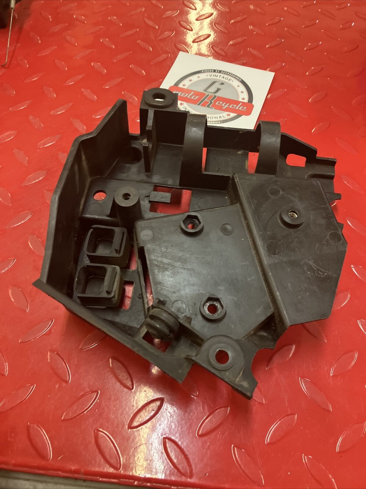 Yamaha XV500 1983 Virago 500 side cover electrical bridge holder plate mounting