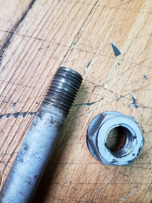 Honda XR200R 1984 swingarm pivot bolt swing arm XR200 1984 - 1991