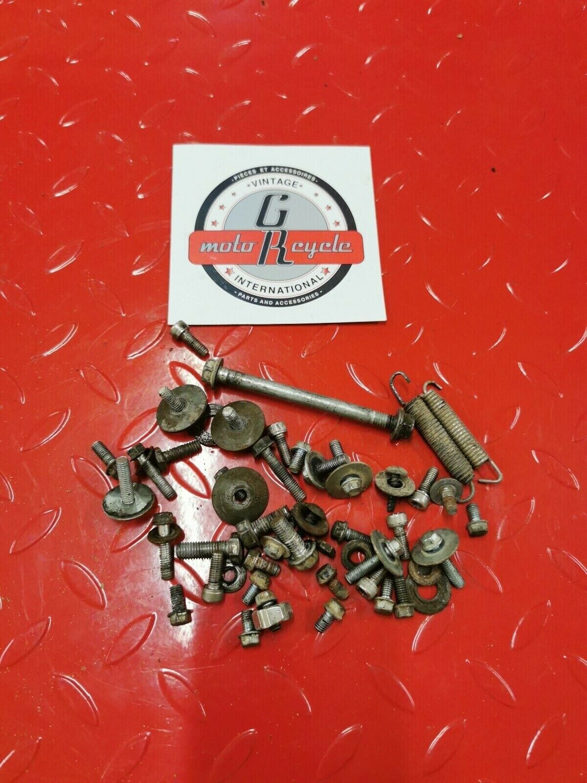 Suzuki RM250 2003 misc frame plastics cover bolt nut hardware