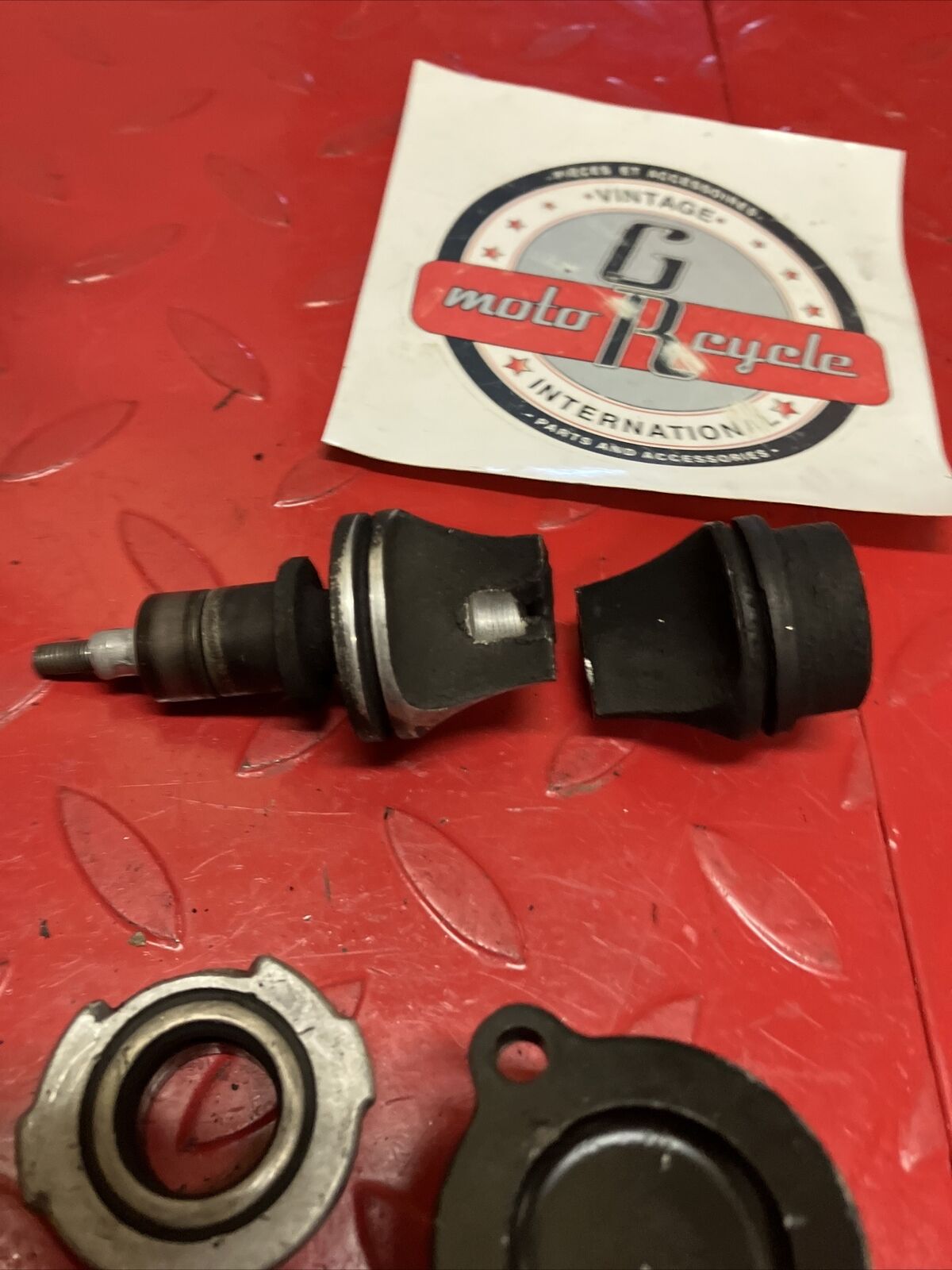 Yamaha YZ125 1983 exhaust power valve holder