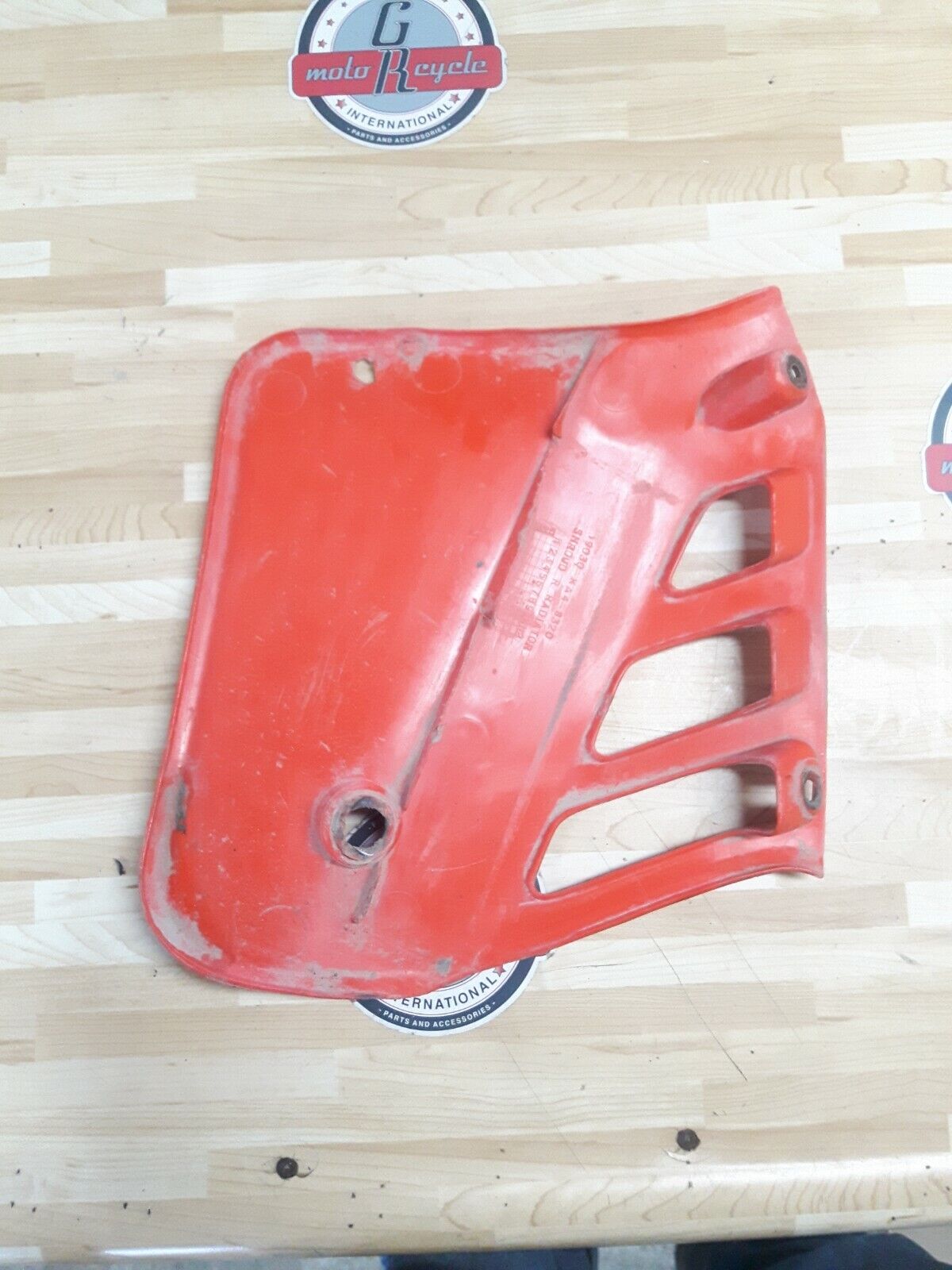 Honda CR250R 1985 right side cover panel radiator shroud plastic 19071-KA4-830