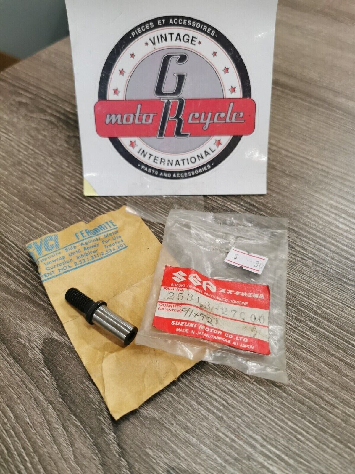 NOS SUZUKI   PIN SHIFT CAM  25313-27C00 Superseded by 25313-27C02  S11