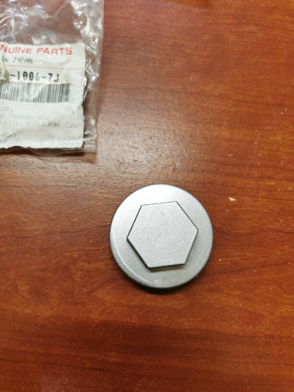 NOS Kawasaki VN750 ZG1200 ZG1000 KLF300 OIL FILLER CAP PLUG 92066-1006-7J K25
