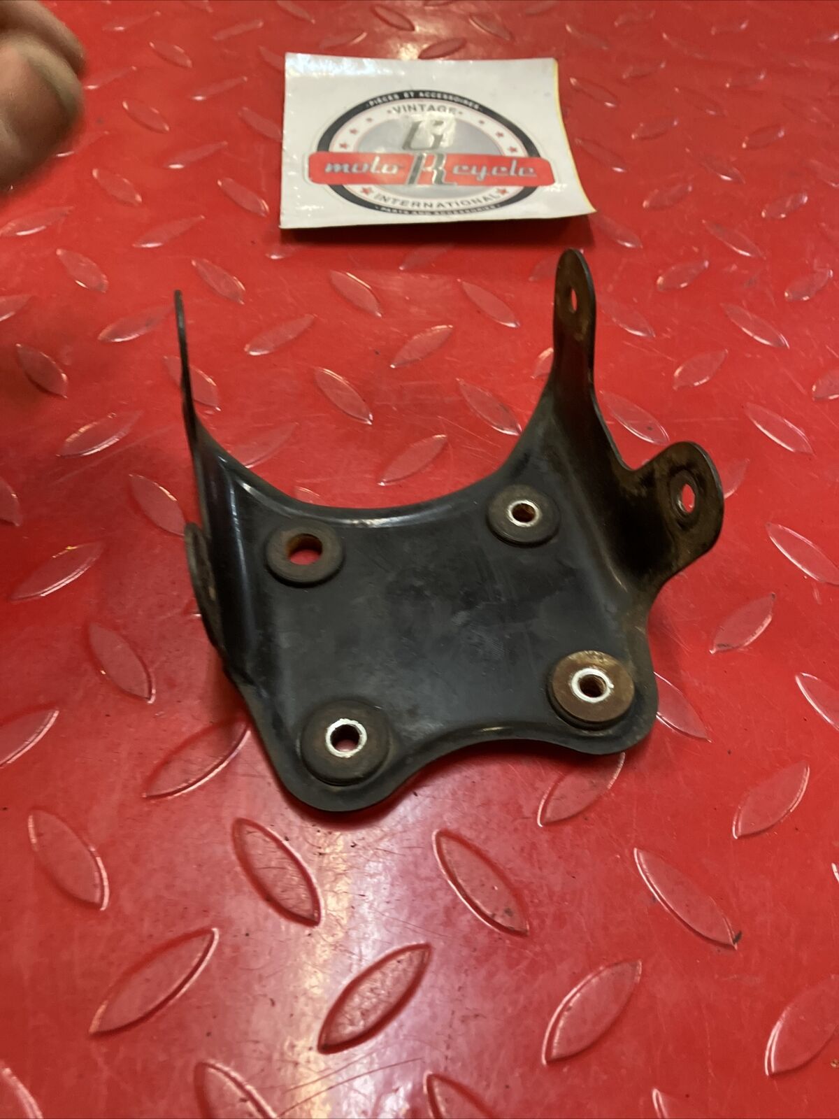 Kawasaki G5 1972 Front fender mounting plate bracket brace