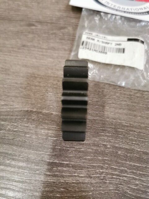 NOS HONDA XL600R XL600L XR500R GEAR MAINSHAFT SECOND 17T 23421-MG3-000 H112