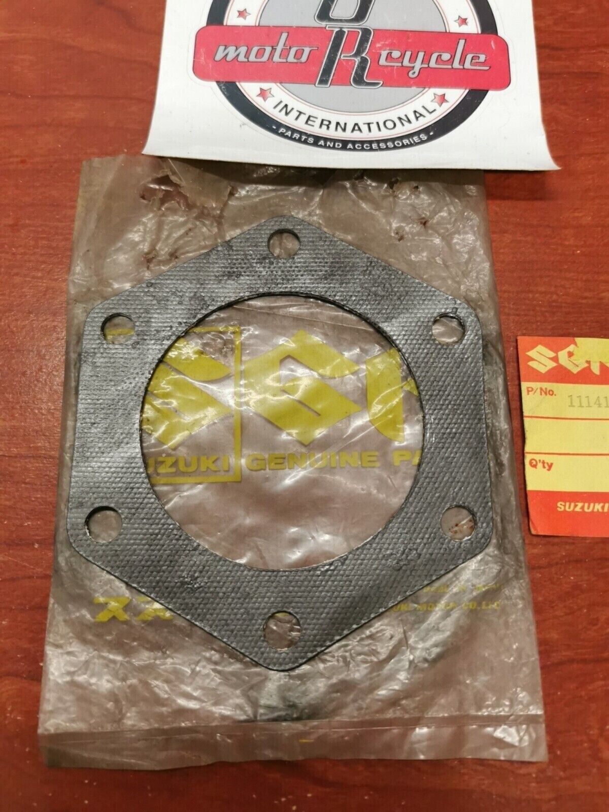 NOS Suzuki SNOWMOBILE ENGINE HEAD GASKET 11141-97500 S16