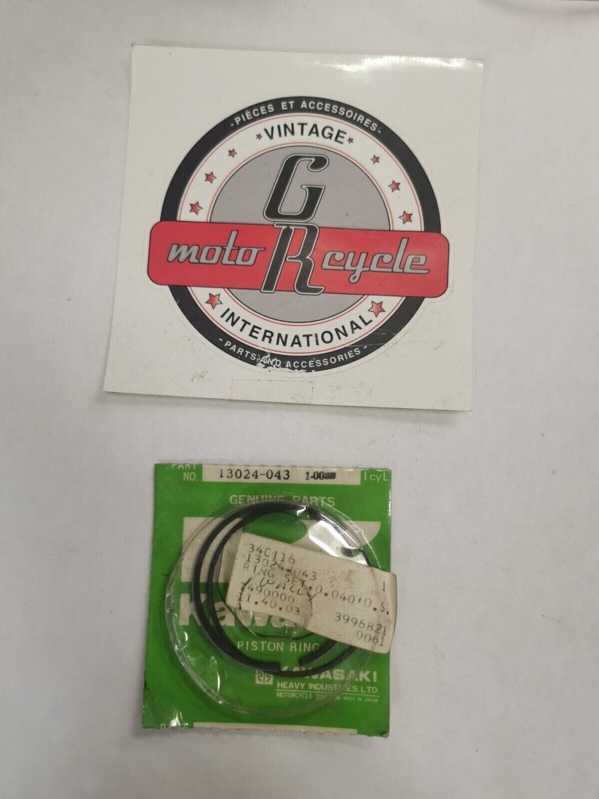 NOS KAWASAKI RING SET 13024-043 K32