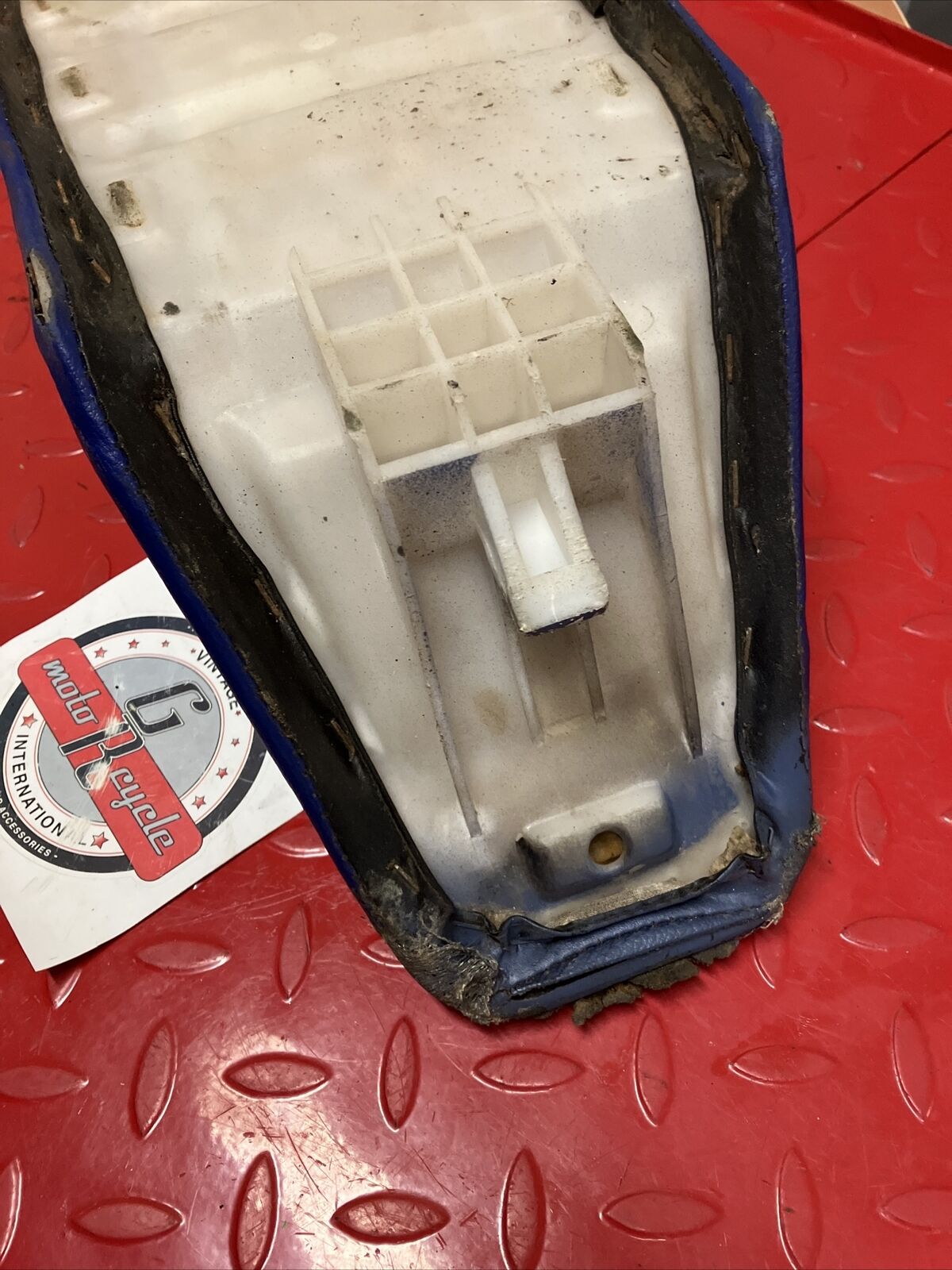 Kawasaki KDX80 1987 seat saddle pan 1984 1985 1986