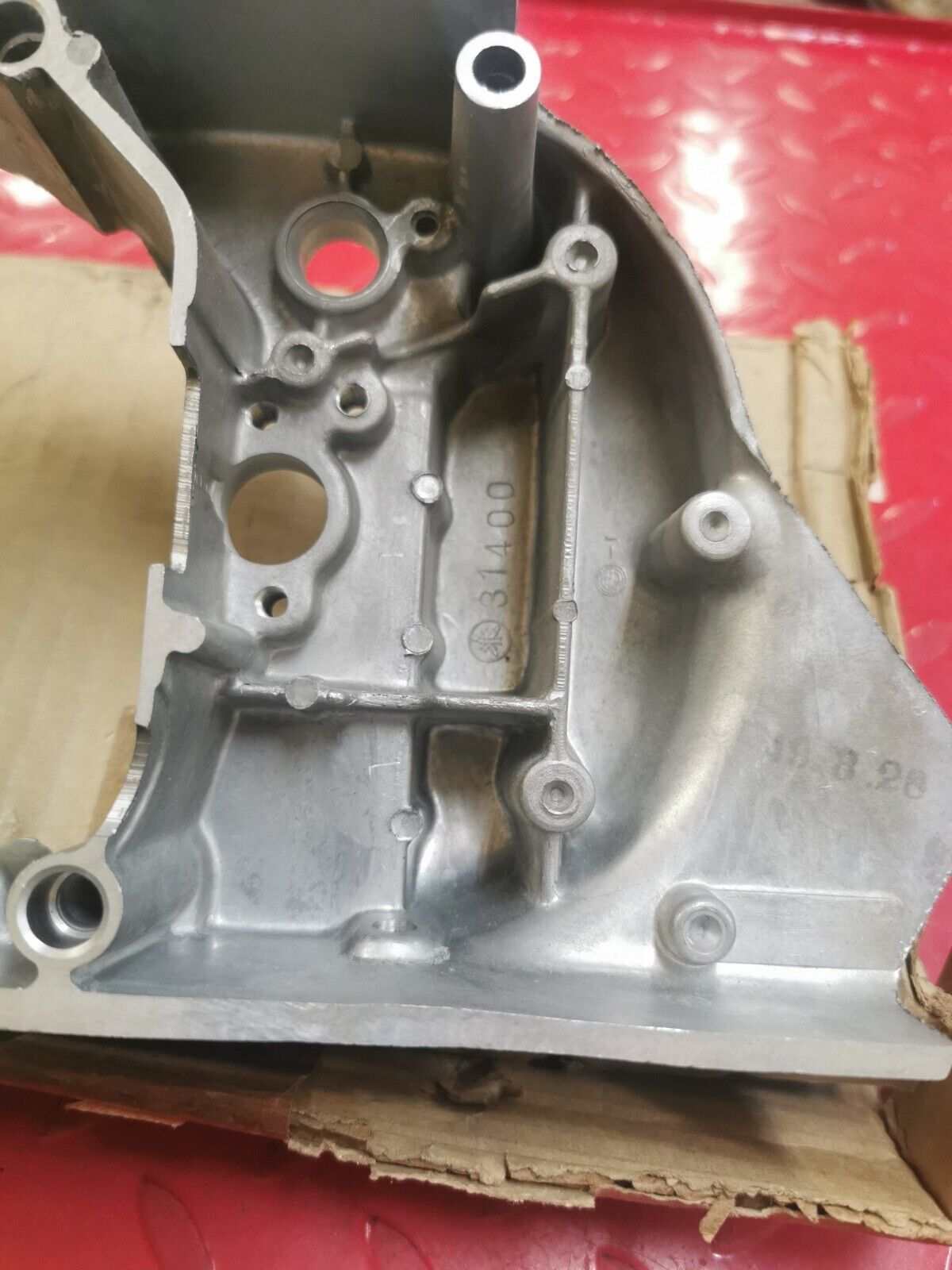 NOS YAMAHA DT125 1972 - 1975 OEM LEFT LH CRANKCASE COVER 314-15411-01-00 Y35