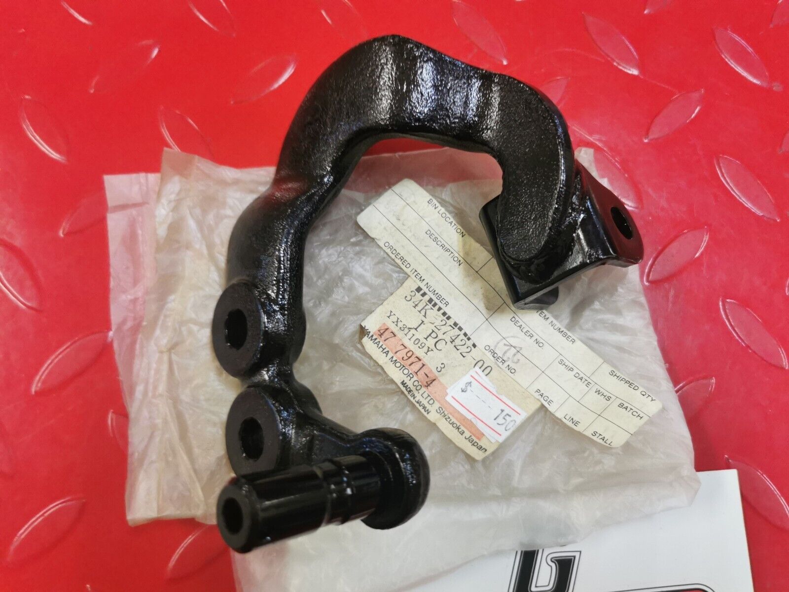 NOS YAMAHA 1986 TT600 BRACKET  FOOTREST 2  OFFROAD  34k-27422-00  Y15