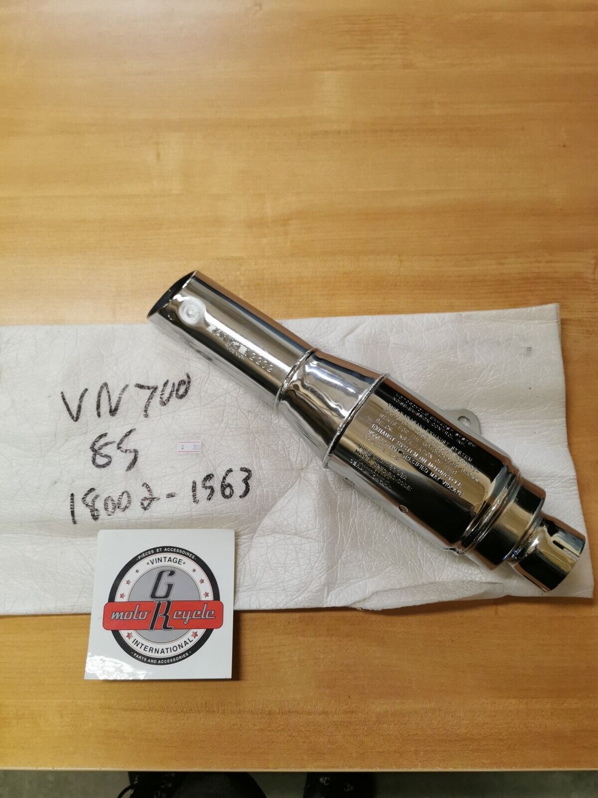 NOS KAWASAKI 1985 LTD VN700 A1 BODY COMP MUFFLER RH 18002-1563 K6