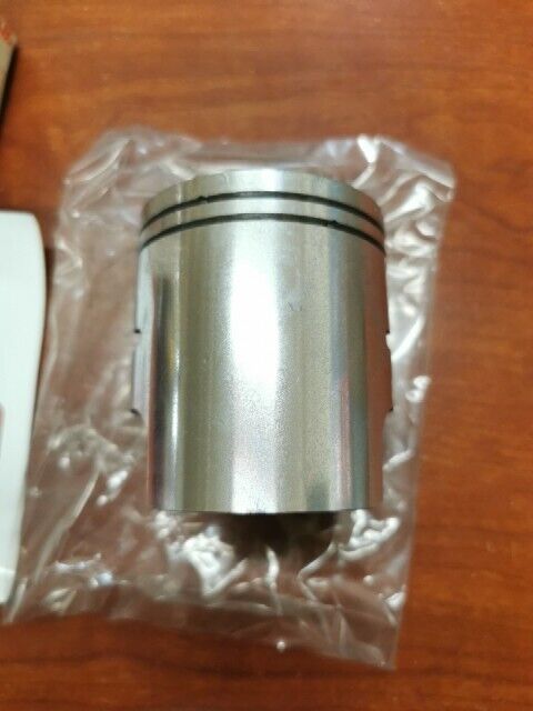 NOS Suzuki 1977 - 1981 TS185 PISTON 12110-29300 SUB. 12110-29900 S32