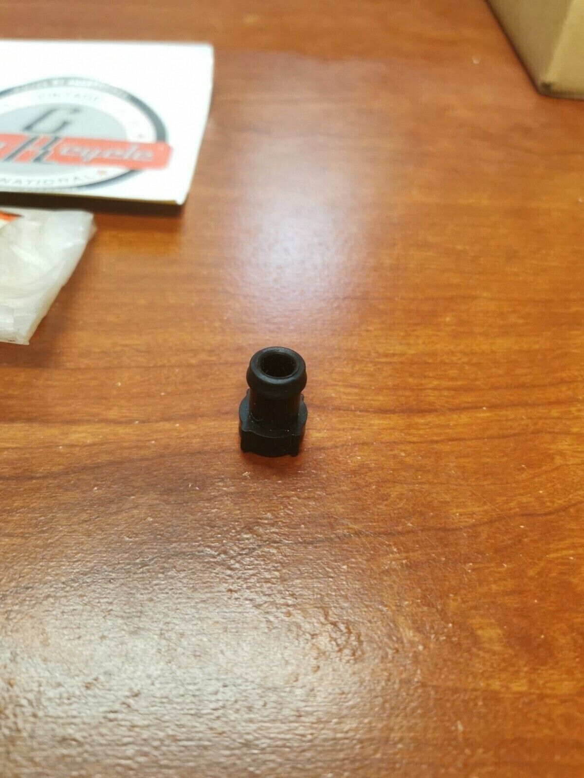 NOS Suzuki PLUG 13877-00190 S20