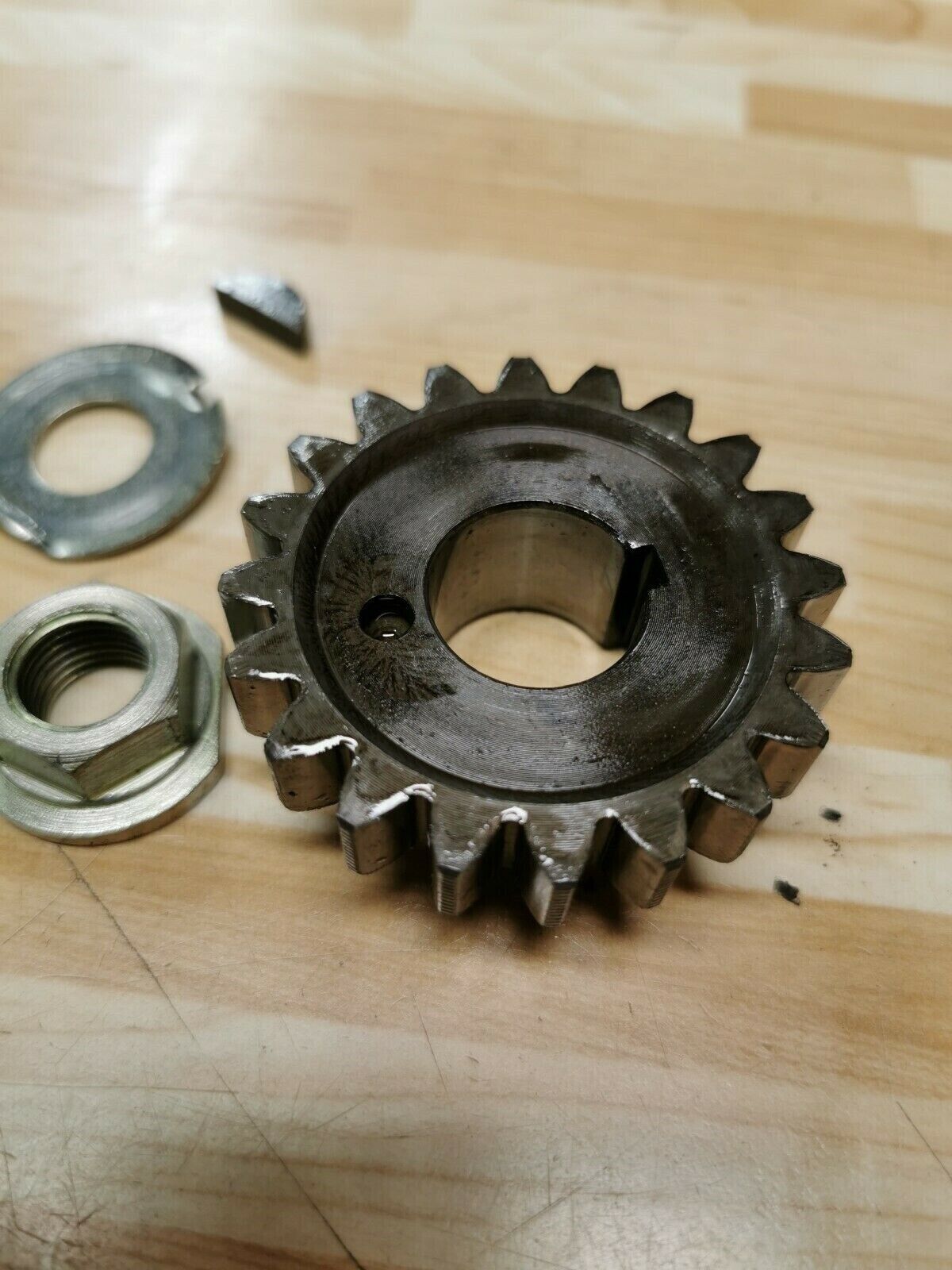 Kawasaki KX250 1981 crankshaft primary drive gear KDX250 1980 1982 1983 1984
