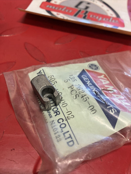 NEW NOS YAMAHA CABLE STOPPER 135-26245-00-00 Y62