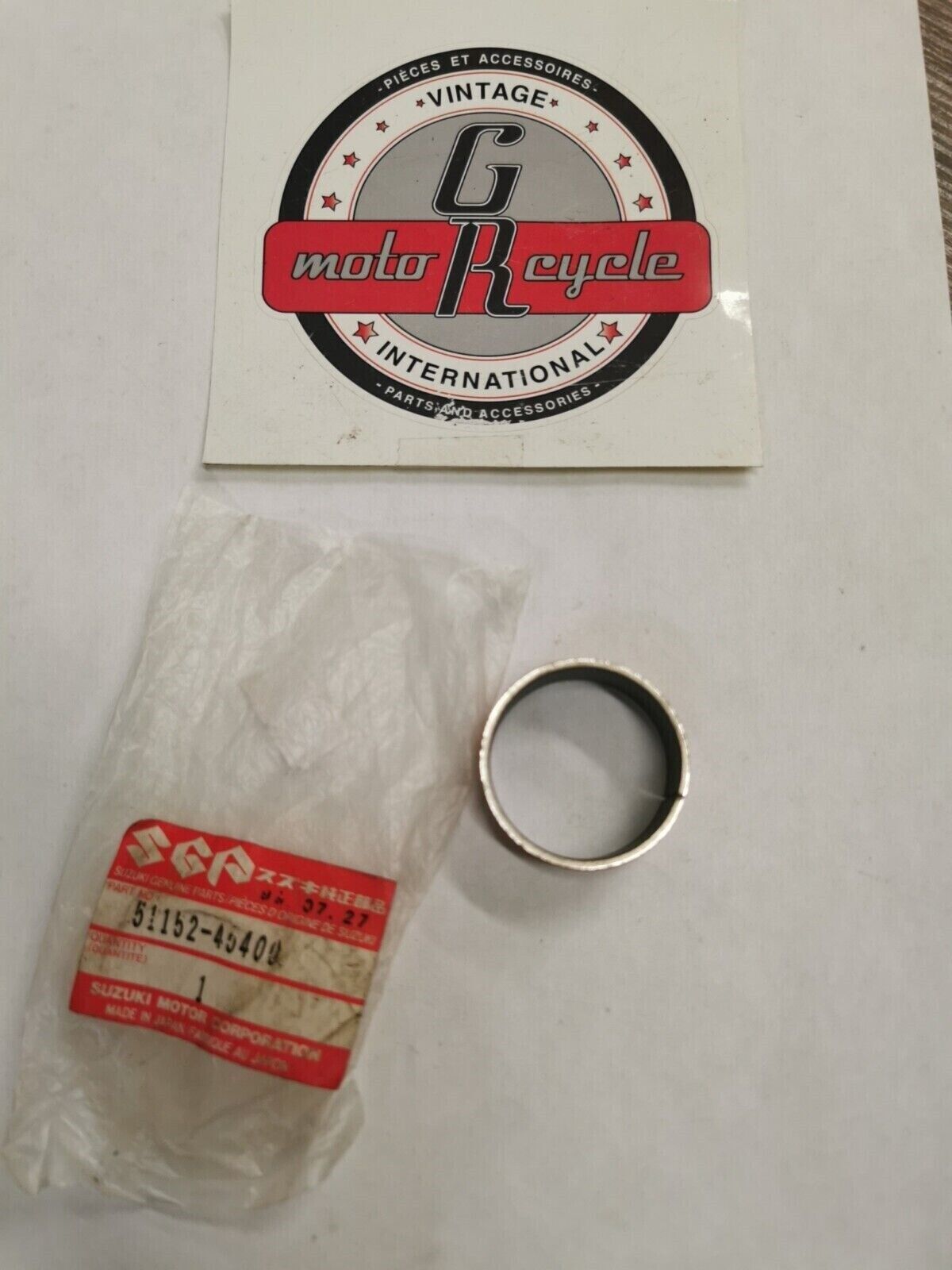 NOS SUZUKI GS450 RM80 GS550 GUIDE BUSHING 51152-45400  S24