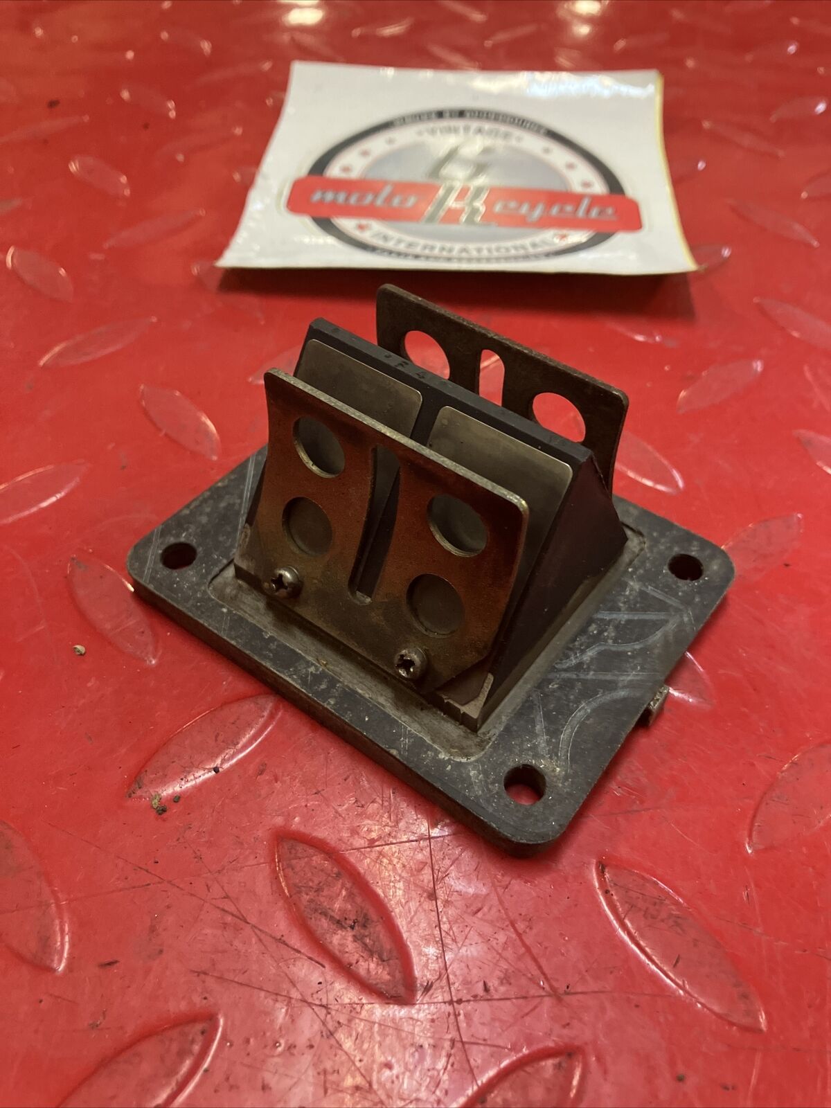 Yamaha DT200 1984 reed valve block cage