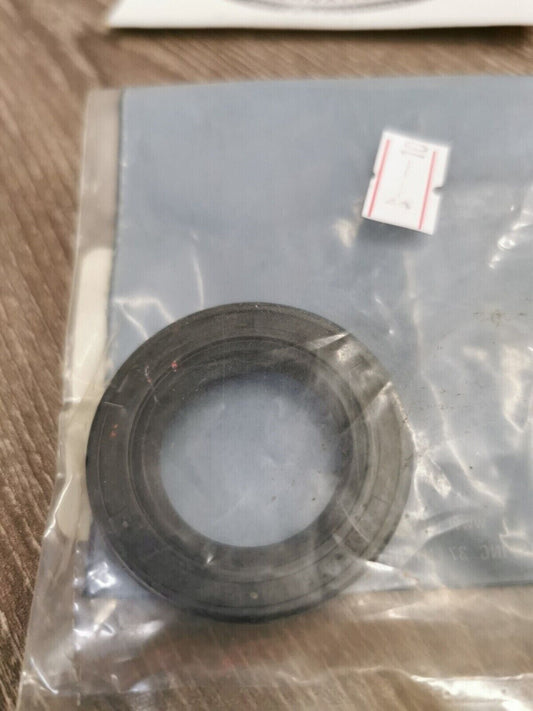 NOS GEMUIME HARLEY DAVIDSON 1200 WHEEL BEARING OIL SEAL JGI-47519-83-A2 J26