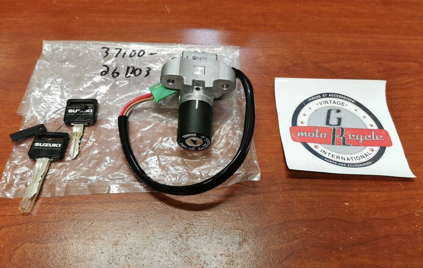 NOS SUZUKI GSF400 VX800 GS500 IGNITION SWITCH STEERING LOCK 37100-26D03 S30