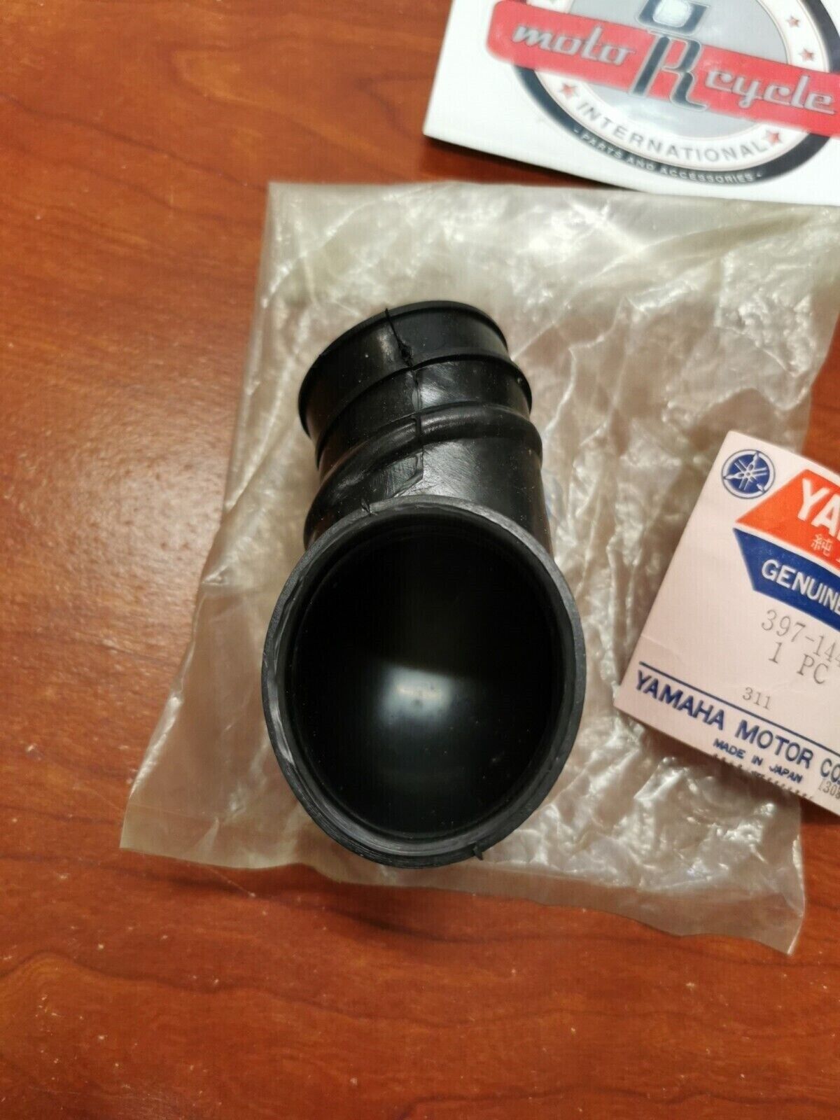 NOS Yamaha 1974 - 1976 RD200 AIR CLEANER JOINT 2 397-14463-01-00 Y86