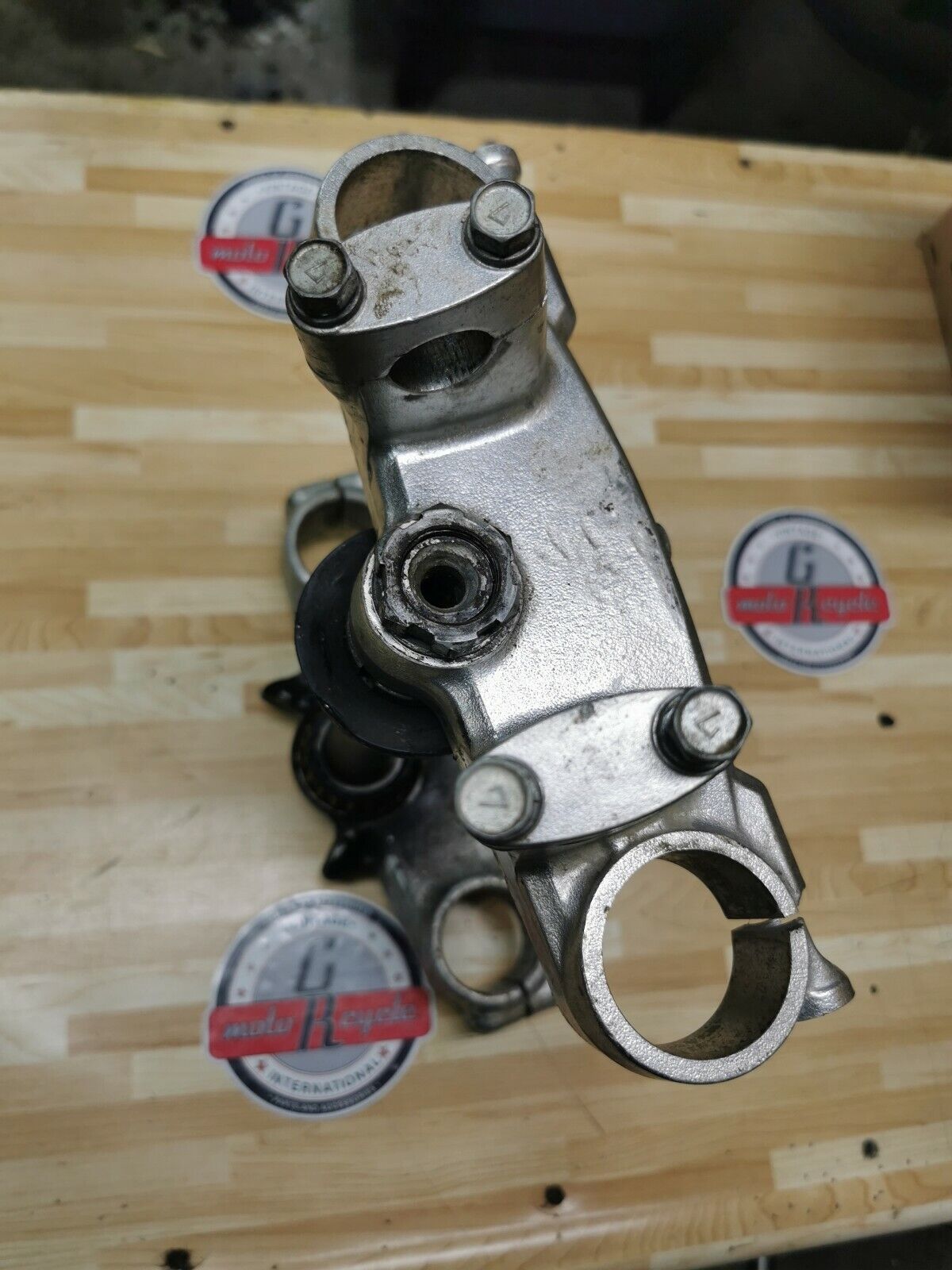 Suzuki RM125 1984 steering stem triple clamp tree top head 1985 51410-14500