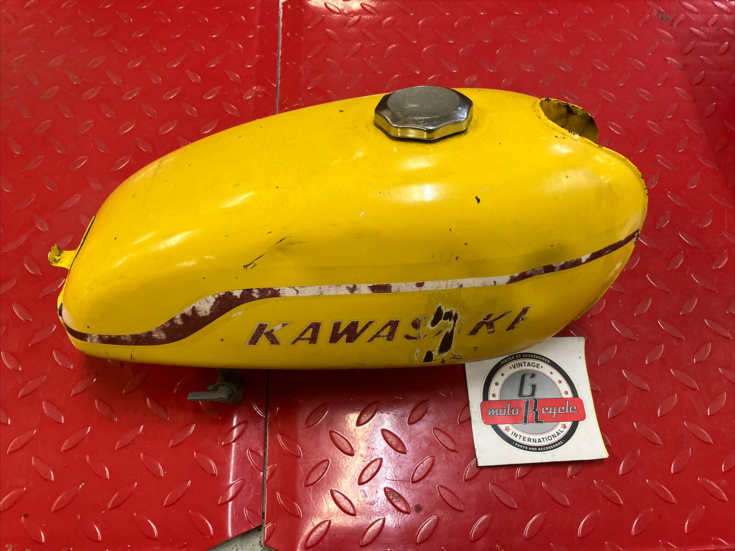Kawasaki G5 1972 Fuel tank gas petrol reservoir