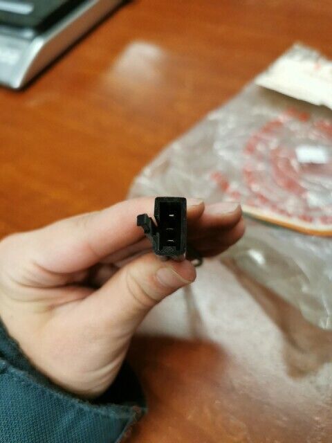 NOS Honda GL500I GL650I GL1100 A I LEFT TURN SIGNAL SOCKET 33455-463-771 H98