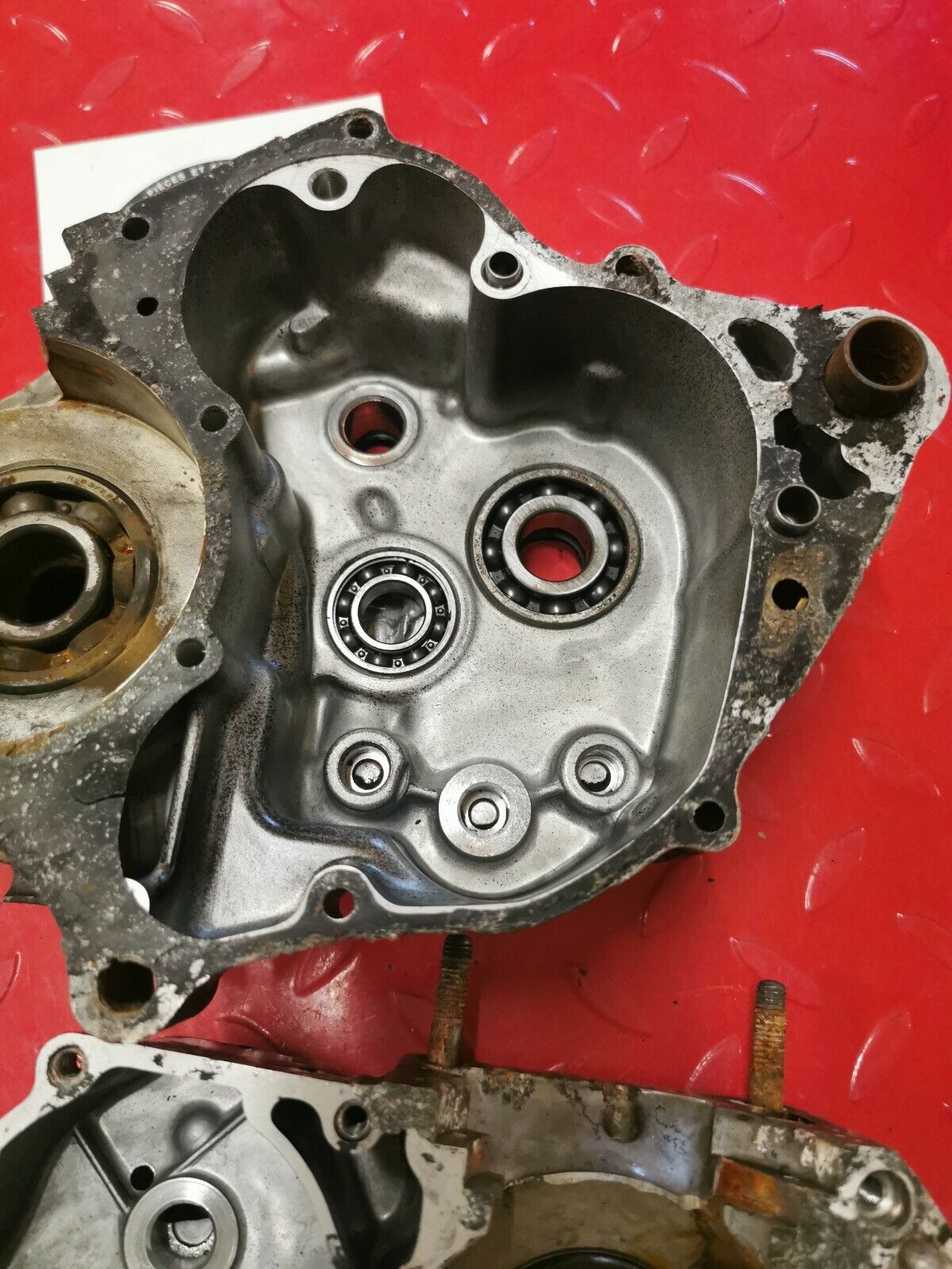 Honda CR125R 1982 crankcase crank case motor left right matching 111A0-KA3-700