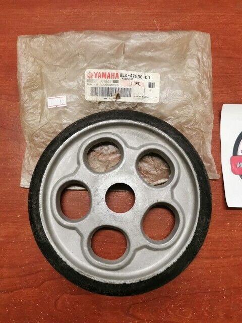NOS Yamaha BR250 EC340 ET250 ET300 ET340 GUIDE WHEEL 8L4-47530-00-00 Y110