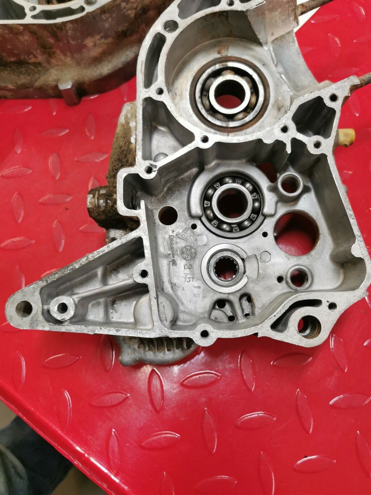 Yamaha DT125 1975 crankcase crank case left right 248-15111-02-00