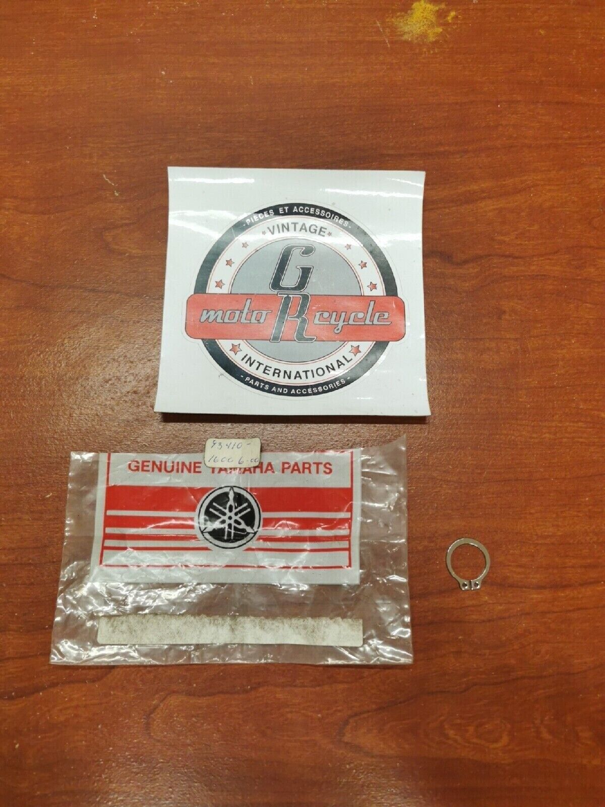 NOS Yamaha CIRCLIP 93410-16006-00 SUB. 93410-16007-00 Y71