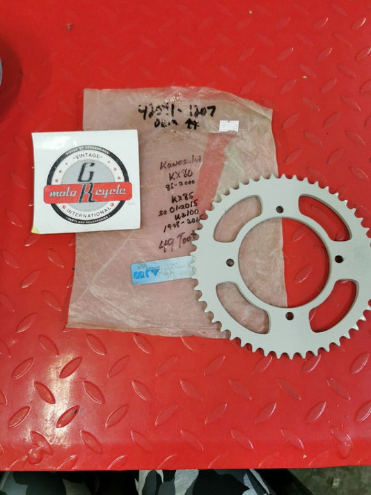 NOS MOTOVAN KX80 1986 - 2000 KX85 KX100  SPROCKET HUB 42041-1207   03-369 J17
