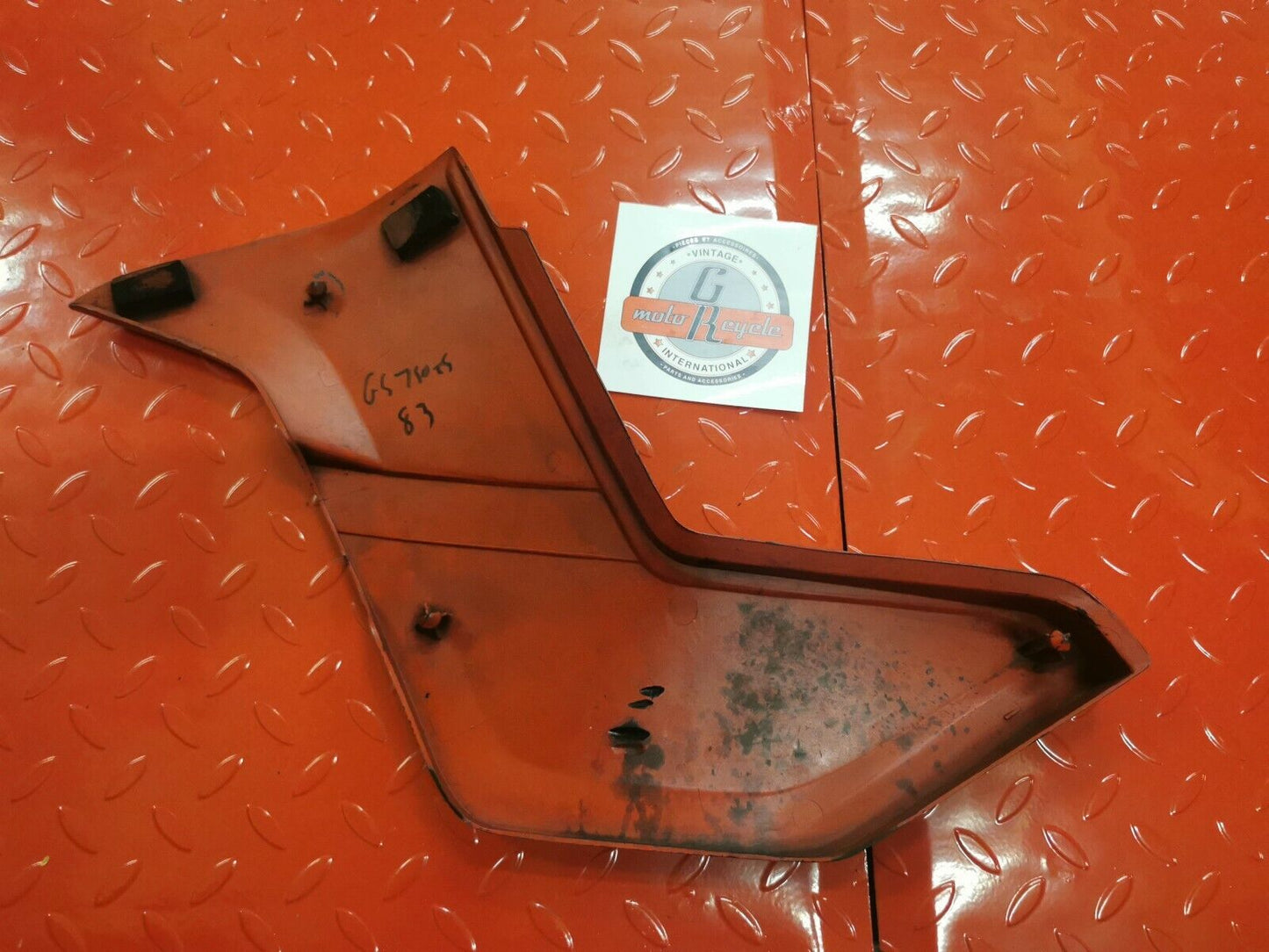 Suzuki GS750ES 1983 right side cover panel fairing 2