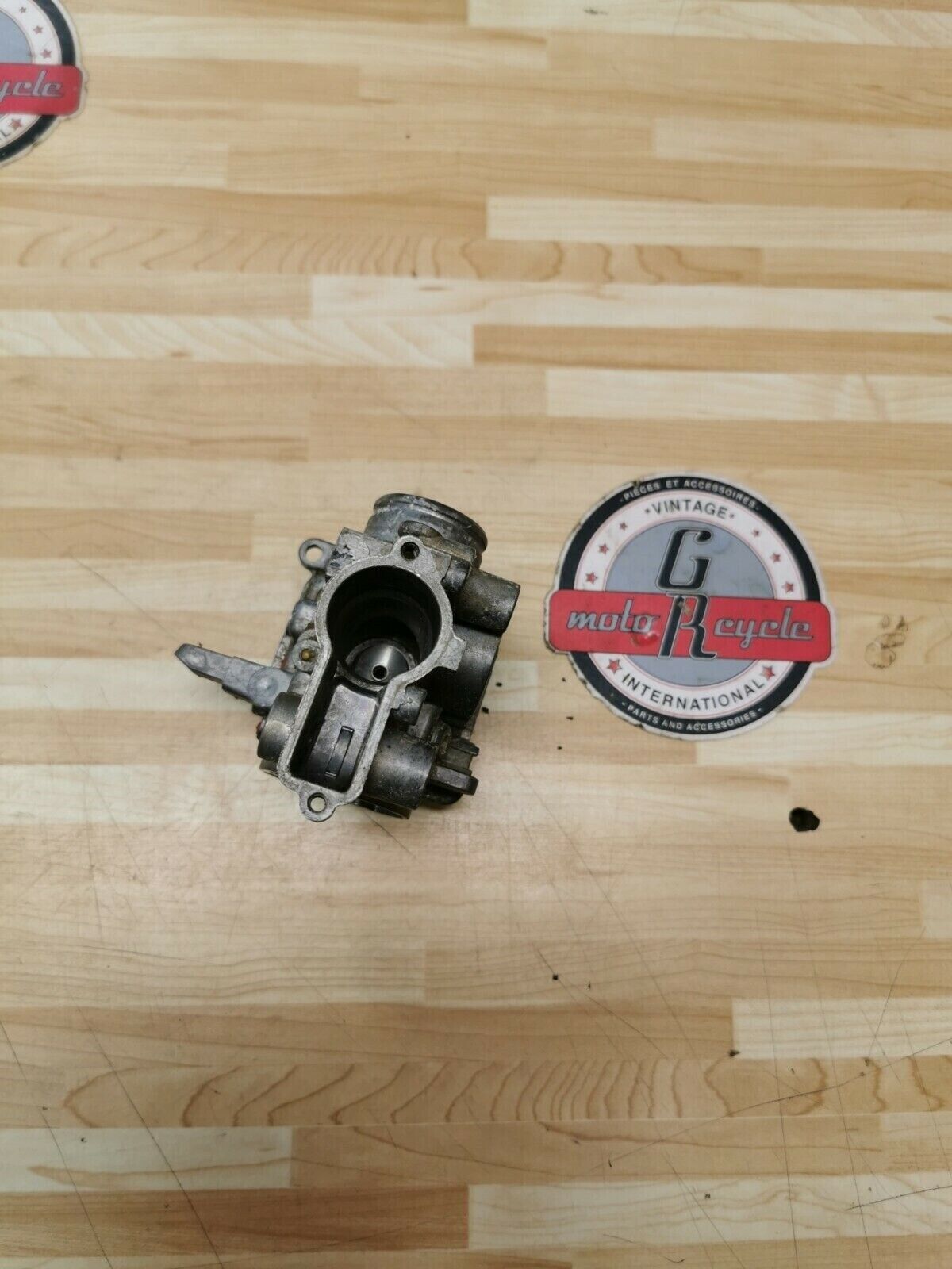 Honda XR250R 1984 carburetor right side body carb