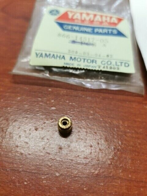 NOS Yamaha 1974 GP433 MAIN JET #205 866-14517-05-00 SUB 866-14517-10-00 Y126