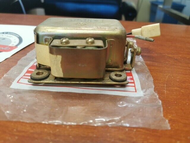 NOS Yamaha 1972 CS5 1974 - 1976 RD200 VOLTAGE REGULATOR 337-81910-10-00 Y164