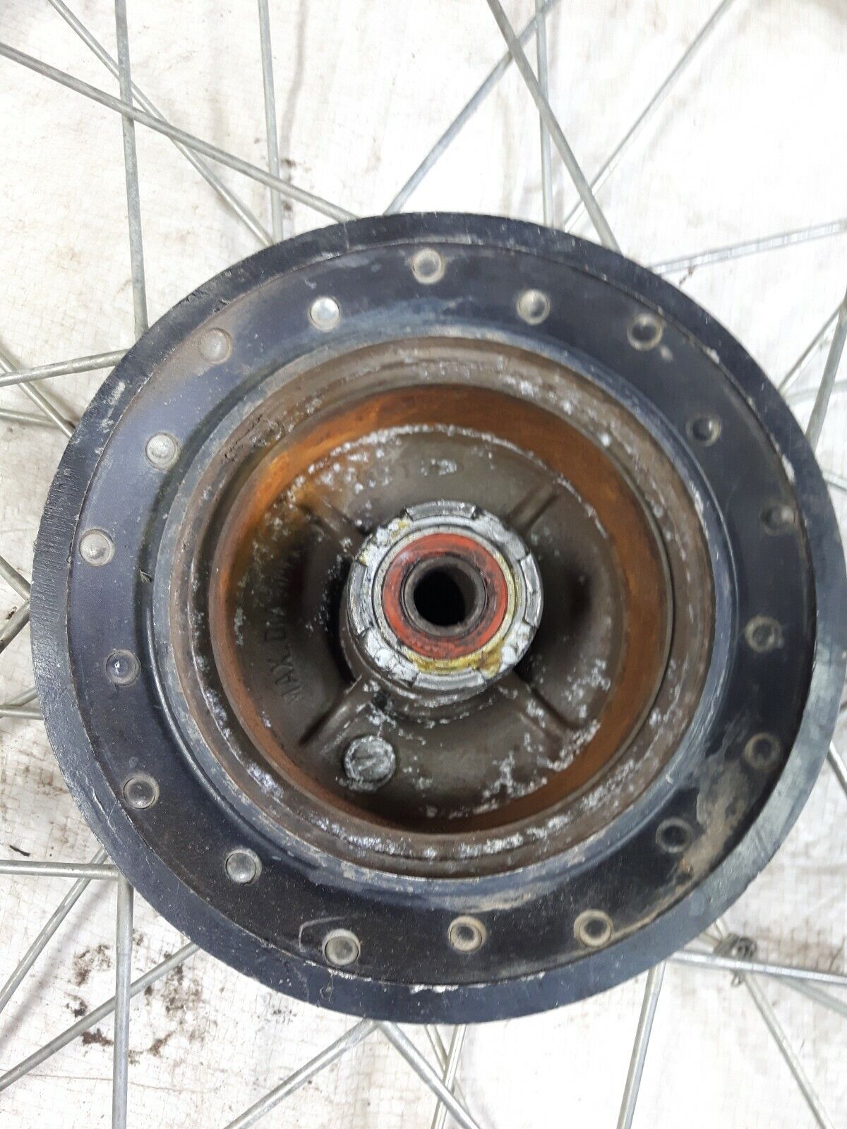 Honda XR200R 1983 front wheel rim hub 44601-KB9-010