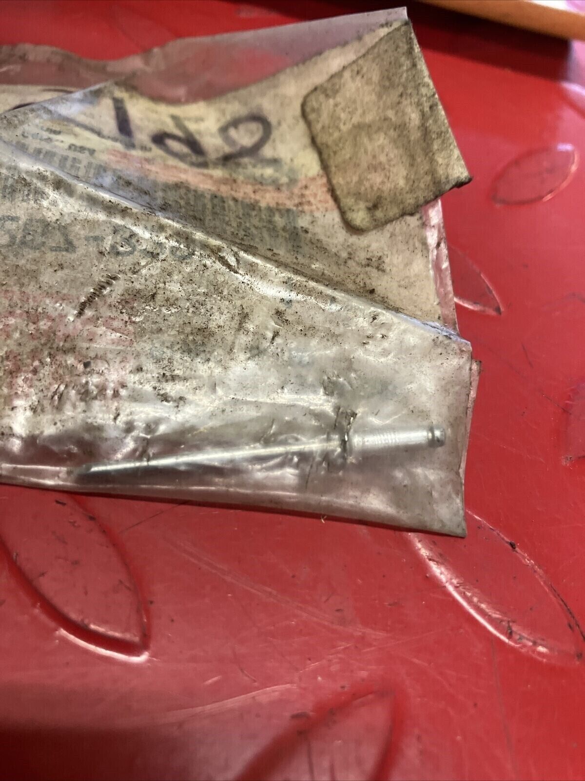 NOS YAMAHA BLIND RIVET 90267-329UR-00 Y61