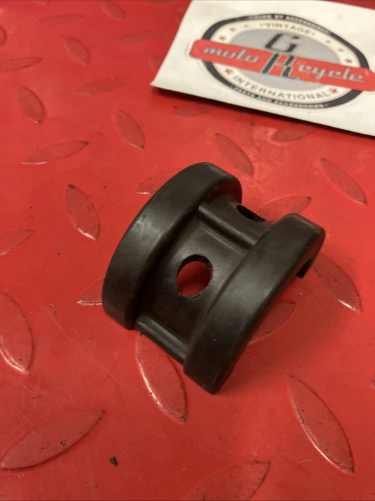 Honda CR250R 1984 fuel tank rubber cushion damper B CR125R CR500R